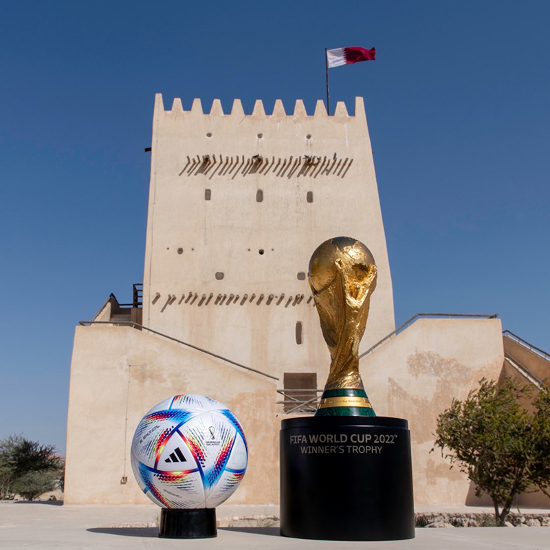 WK 2022 bal en beker in Qatar